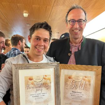 aut-walserstolz-senner-tagessieger-kaesepraemierung-