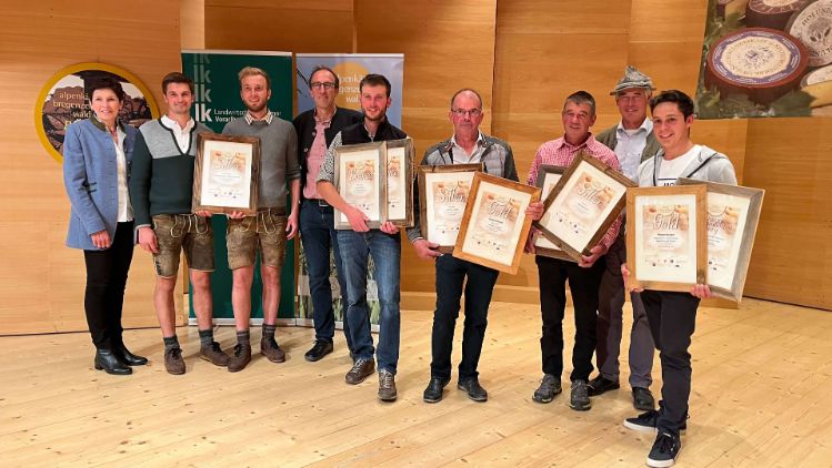 aut-walserstolz-senner-kaesepraemierung-2022